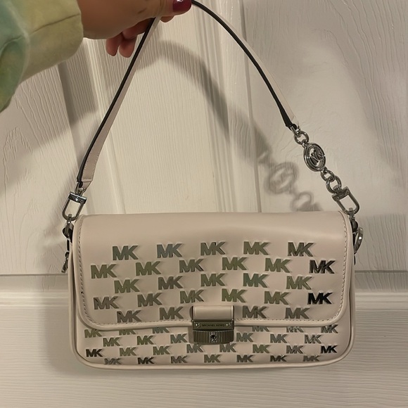 Michael Kors Purse - Picture 1 of 5
